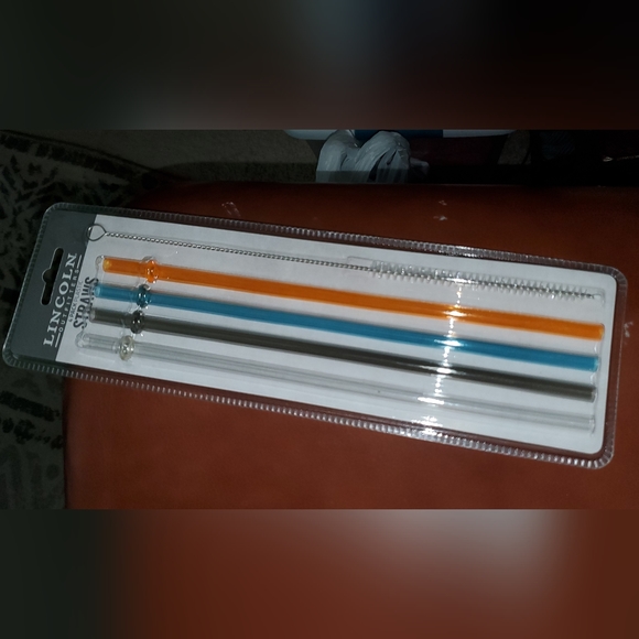 Lincoln Outfitters 4 Plastic Straws w/ Brush Brand New! - Picture 3 of 4